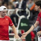 Dominic Stricker et Marc-Andrea Hüsler seront opposés à l'Inde en septembre pour maintenir la Suisse dans le groupe mondial de Coupe Davis KEYSTONE/ANTHONY ANEX